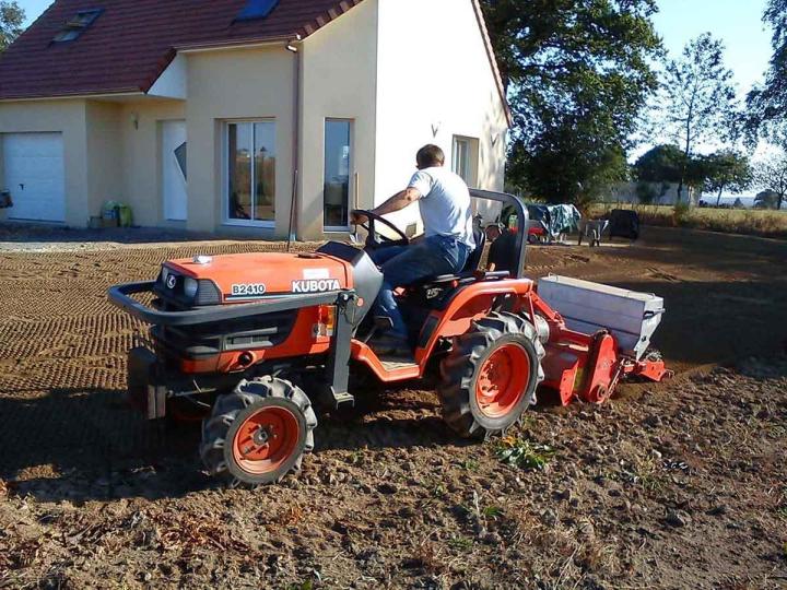 Engazonnement de terrain Flers